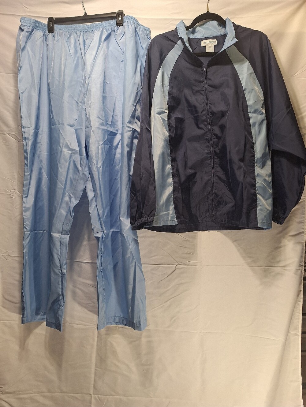 Paragon Women's 2-piece Jogger Set.  Size 3X - Picture 2 of 7